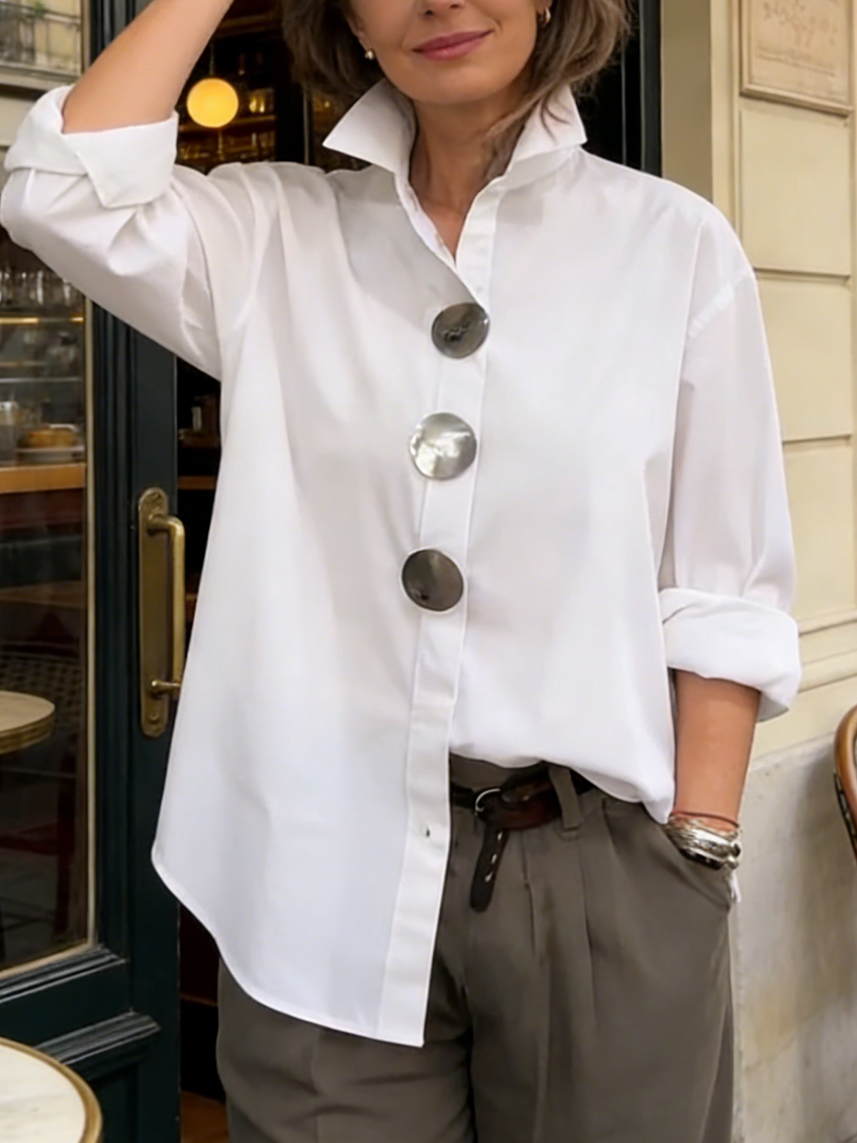 Rosalind | Blouse à col montant et boutons décoratifs