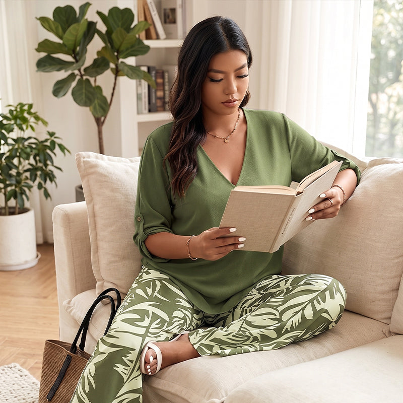 Leire | Ensemble femme avec chemisier à col en V et pantalon ample imprimé