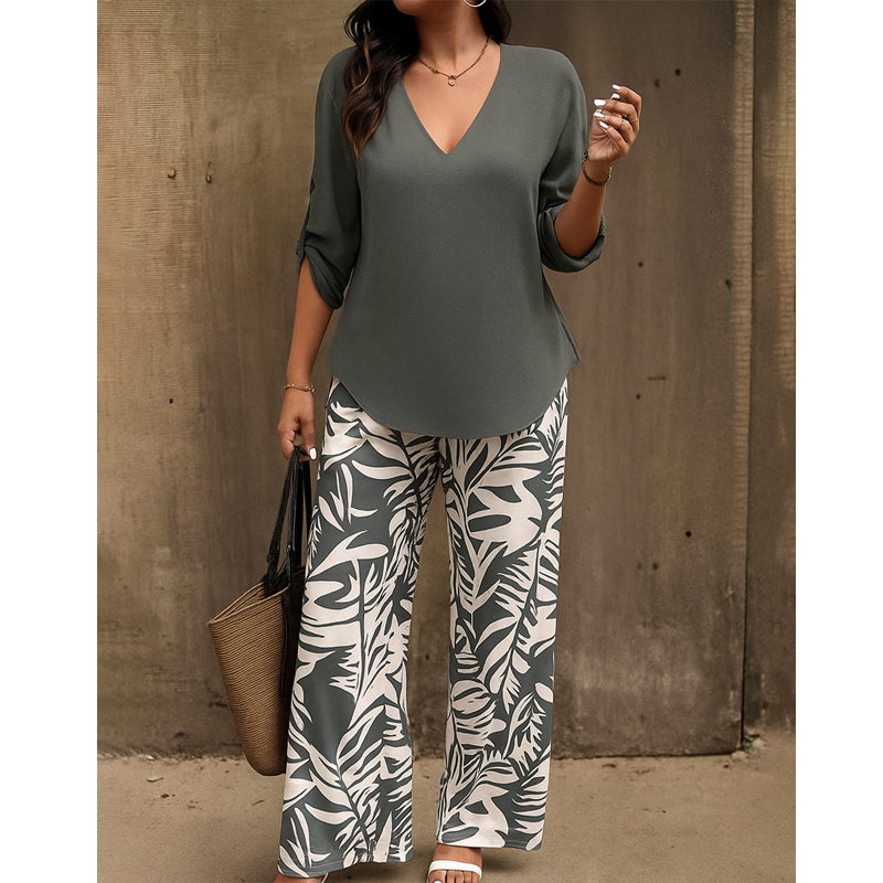 Leire | Ensemble femme avec chemisier à col en V et pantalon ample imprimé